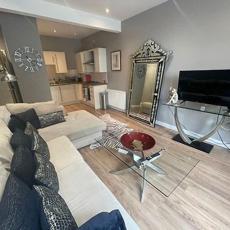 Spacious Central 2Bed Apartment Wilmslow Kültér fotó